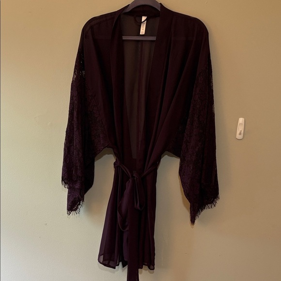 Cacique Deep Purple/Plum Lace Robe sheer size 14/16 - Picture 2 of 7
